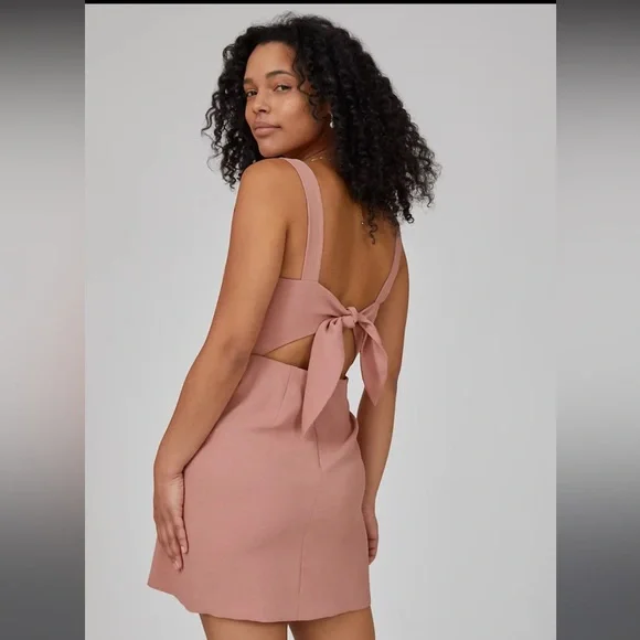 NWT Wilfred “New Écoulement” soft blush pink mini. - Picture 7 of 9